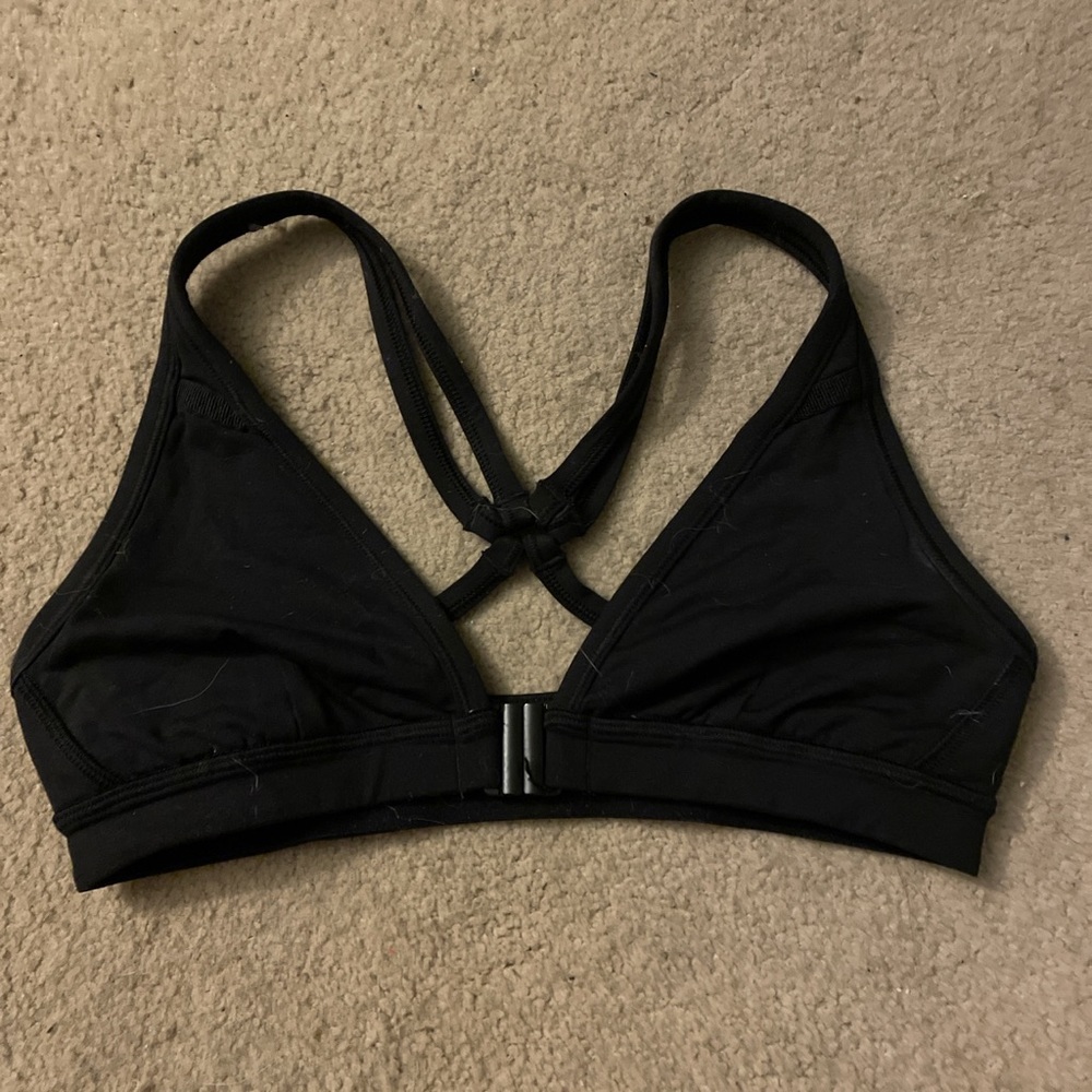 black lulu lemon sports bra